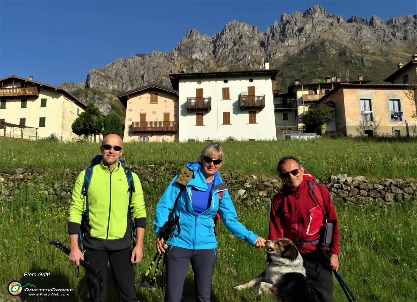 01 Partenza da  Pianca (807 m), frazione di S. Giovanni Bianco.JPG -                                